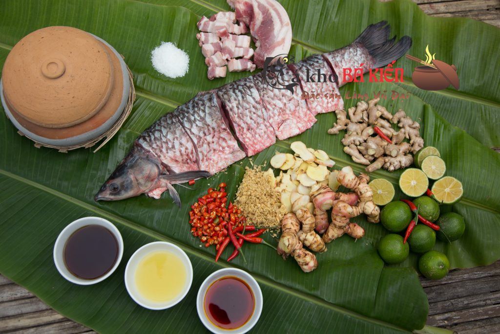 Cá trắm đen và 16 gia vị tại quê nhà đã làm nên hương vị rất đặc biệt của món cá kho làng Vũ Đại